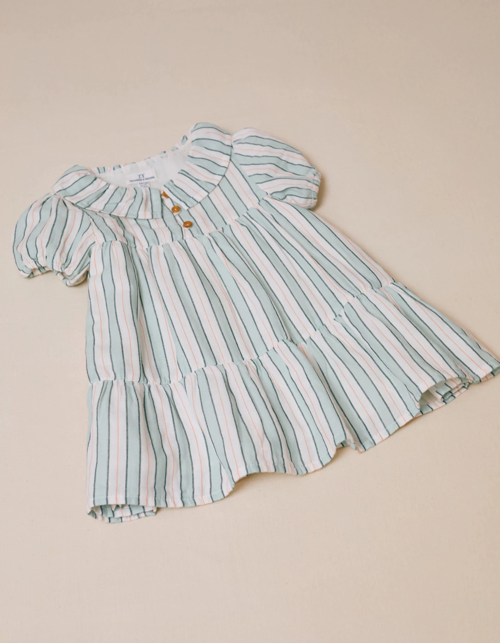 1609202568c9369604d8c.jpeg Robe rayée en coton pour bébé fille « B&S », vert/blanc – Image 1