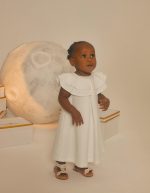 Robe en coton avec des volants pour les bébés filles, blanc