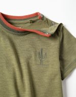 T-shirt en coton vert foncé avec cactus brodé pour bébé garçon – Image 3