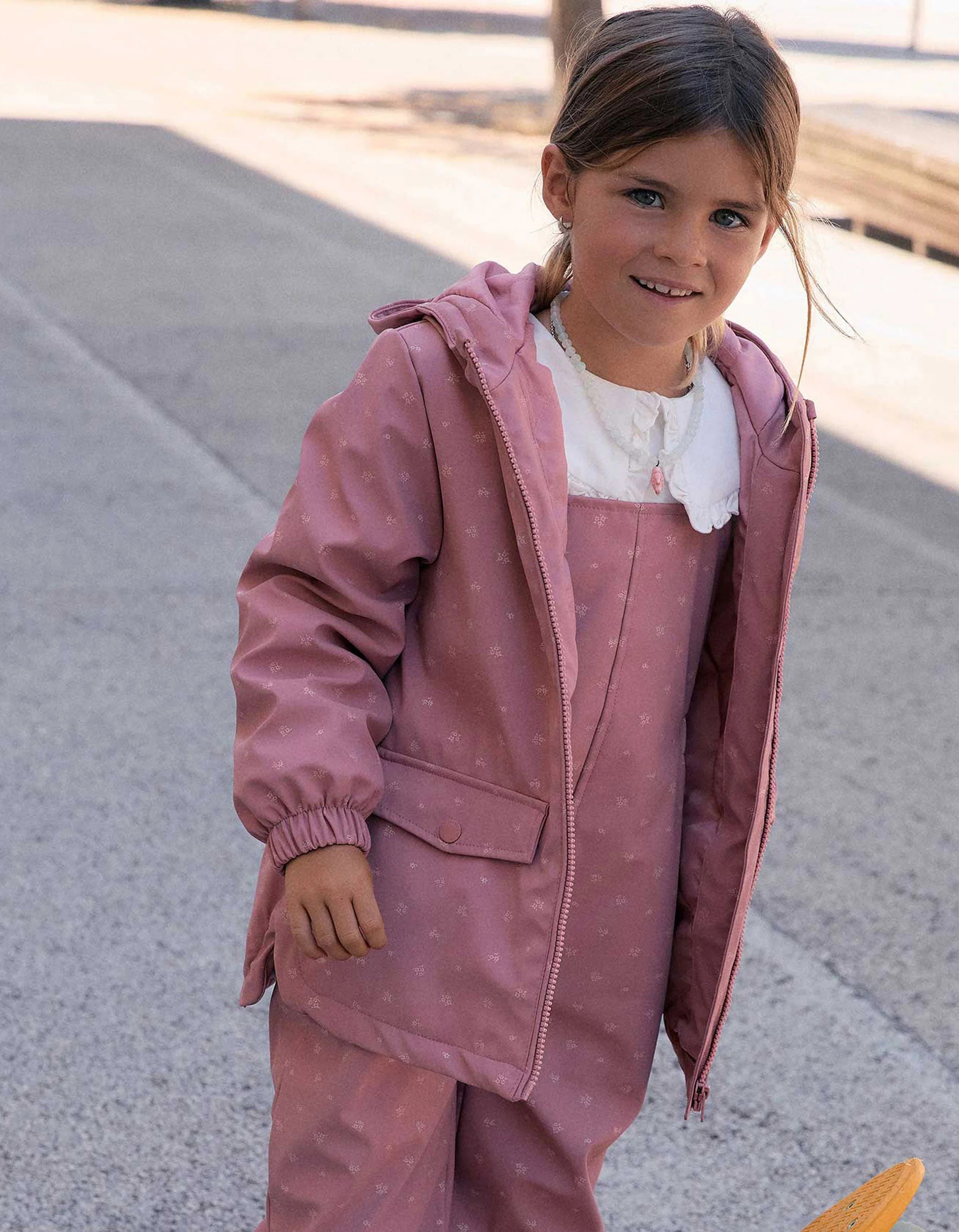 31081434038-0 Parka en caoutchouc matelassé avec capuche et imprimé floral pour filles, rose – Image 1