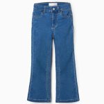 Jean évasé bleu pour fille, avec taille ajustable et poches.