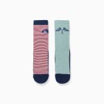 2 paires de chaussettes antidérapantes pour garçons, doublées en éponge et ornées de motifs de voitures, multicolores.