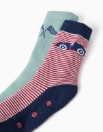 2 paires de chaussettes antidérapantes pour garçons, doublées en éponge et ornées de motifs de voitures, multicolores. – Image 3